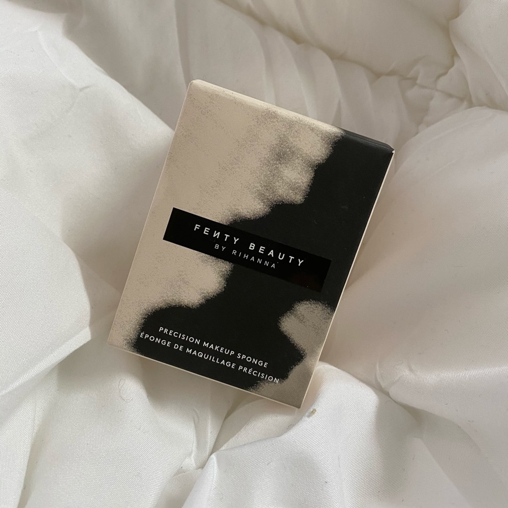 Fenty Beauty - Precision Makeup Sponge